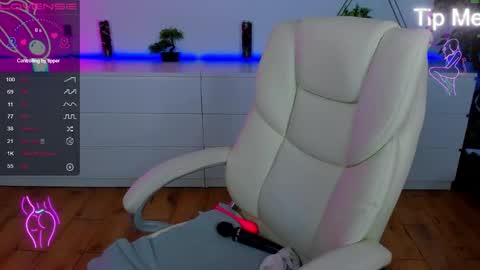 Snapshot of kamilahot25 chatting on November 24, 7:02 pm kamilahot25 online show from November 24, 7:02 pm