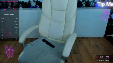 Snapshot of kamilahot25 chatting on December 14, 12:16 am kamilahot25 online show from December 14, 12:16 am