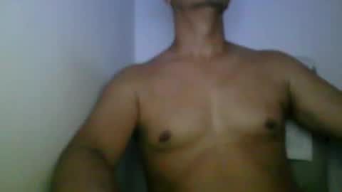 Snapshot of kamilo69_ chatting on December 19, 3:35 am Kamilo online show from December 19, 3:35 am