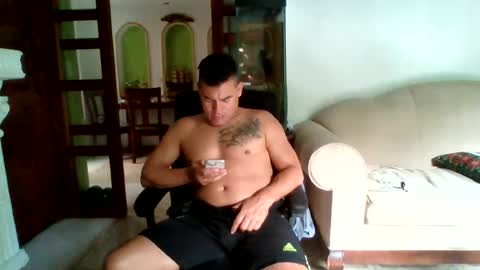 Snapshot of kamilo890 chatting on June 18, 8:02 pm kamilo890 online show from June 18, 8:02 pm