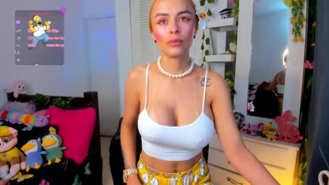 hello  Im Danni online show from April 19, 12:48 pm