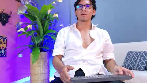 kane_del_toro online show from October 29, 1:35 pm