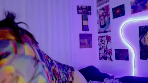   online show from December 14, 10:25 pm