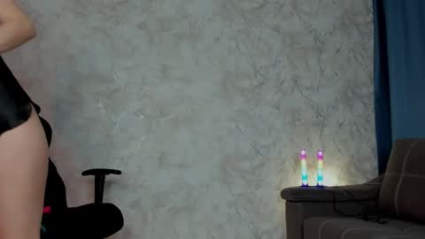 Emma online show from January 9, 1:18 am