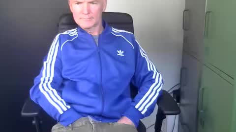 Robbie online show from March 4, 3:51 pm