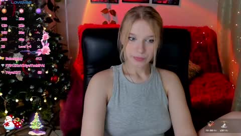 Snapshot of karambamoon chatting on December 20, 8:34 pm Lera online show from December 20, 8:34 pm