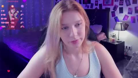 Snapshot of karambamoon chatting on October 12, 9:03 pm Lera online show from October 12, 9:03 pm