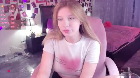 Snapshot of karambamoon chatting on November 5, 9:04 pm Lera online show from November 5, 9:04 pm