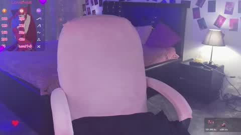 Snapshot of karambamoon chatting on November 20, 9:36 pm Lera online show from November 20, 9:36 pm