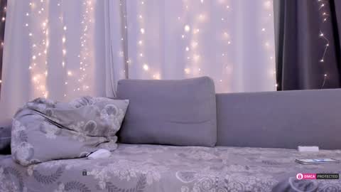 Julia online show from January 19, 1:43 am