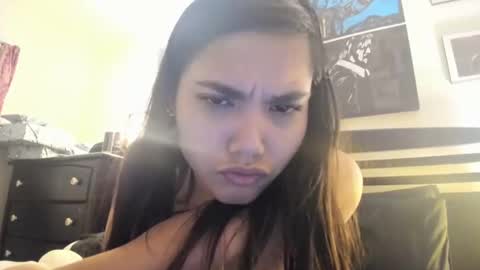 Kare Bear online show from December 23, 6:00 am