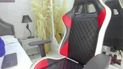 Karely online show from March 30, 1:12 pm