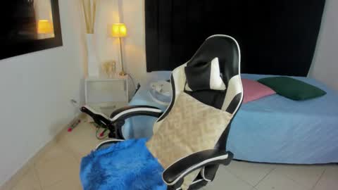 karen_adamss online show from February 10, 2:59 am