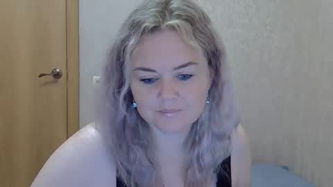 karennelsonx online show from September 11, 10:59 am