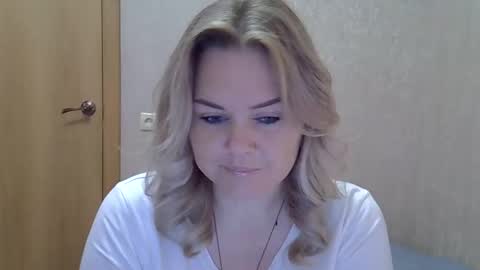 karennelsonx online show from September 19, 2:07 pm