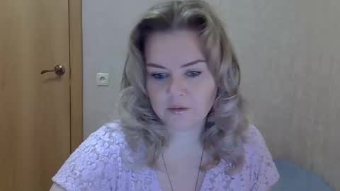 karennelsonx online show from December 5, 10:57 am