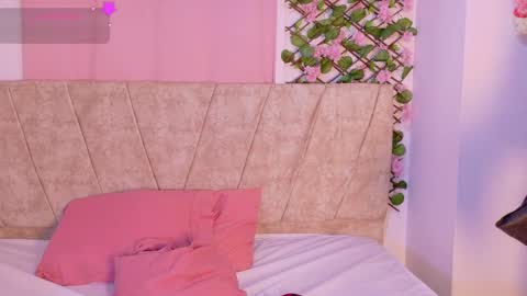 kariina_wong online show from November 18, 7:40 pm