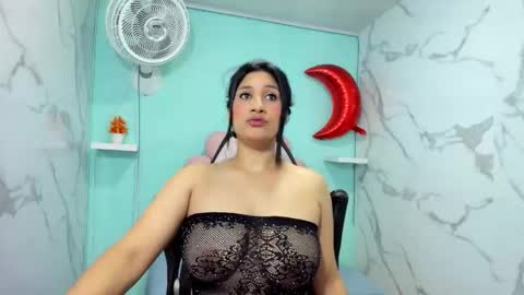 Snapshot of karime_sexygirl chatting on September 23, 11:13 am Karime online show from September 23, 11:13 am