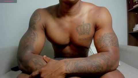 Snapshot of karimthompson chatting on October 30, 1:23 pm Karim online show from October 30, 1:23 pm