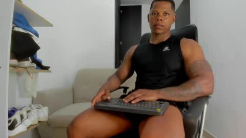 Snapshot of karimthompson chatting on April 2, 5:43 pm Karim online show from April 2, 5:43 pm