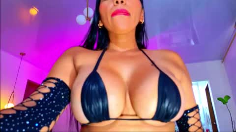 karina4squirt online show from March 31, 10:10 pm