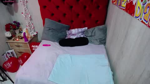 Snapshot of karina__milf chatting on September 9, 8:19 pm KARINA MILF online show from September 9, 8:19 pm