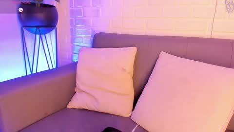 Snapshot of karina_gomez_18 chatting on January 24, 11:59 am Kari online show from January 24, 11:59 am