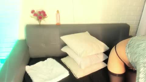 Snapshot of karina_gomez_18 chatting on October 10, 11:31 am Kari online show from October 10, 11:31 am