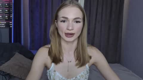 Snapshot of karinchik544 chatting on November 5, 9:53 am karinchik544 online show from November 5, 9:53 am