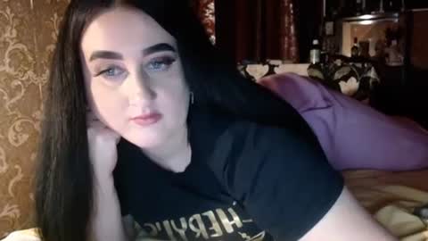 Snapshot of karinkabrunetka2 chatting on December 15, 8:24 pm karinkabrunetka2 online show from December 15, 8:24 pm