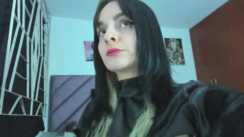 KARINNA  RAVEN online show from February 10, 12:37 am