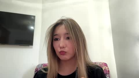 Snapshot of karissagius chatting on July 10, 9:12 am karissagius online show from July 10, 9:12 am