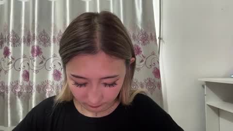 Snapshot of karissagius chatting on July 27, 8:10 am karissagius online show from July 27, 8:10 am
