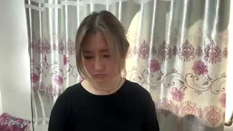 Snapshot of karissagius chatting on August 3, 9:04 am karissagius online show from August 3, 9:04 am