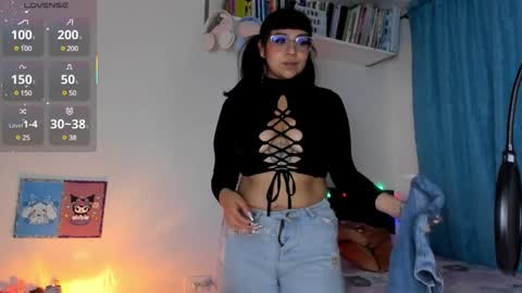 Snapshot of karla__1 chatting on January 19, 4:12 am Ill be on at sunday see u Lynn Could u help me to reach 100 Thmbs upp plssss Independent girl 3 online show from January 19, 4:12 am