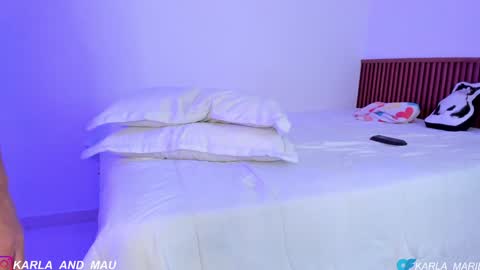 Snapshot of karla_and_mau chatting on December 13, 7:53 pm Karla  Mau online show from December 13, 7:53 pm