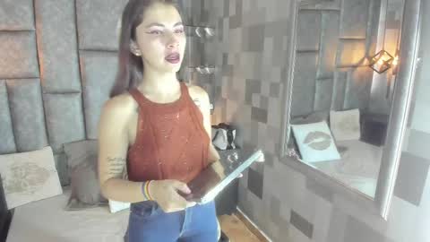 Snapshot of karla_crruz chatting on May 14, 7:20 pm karla_crruz online show from May 14, 7:20 pm