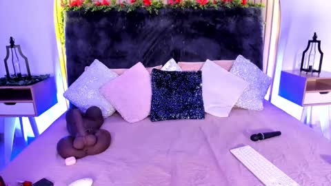 Karla Gonzaless online show from January 28, 7:00 pm