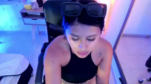 Snapshot of karla_gonzaless chatting on May 26, 6:37 pm Karla Gonzaless online show from May 26, 6:37 pm