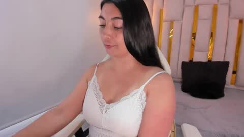 Snapshot of karla_hernandez chatting on February 17, 2:04 pm Karla online show from February 17, 2:04 pm