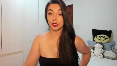 Snapshot of karla_hernandez chatting on June 2, 10:39 am Karla online show from June 2, 10:39 am