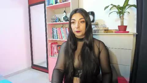 Snapshot of karla_hernandez chatting on June 11, 10:46 am Karla online show from June 11, 10:46 am