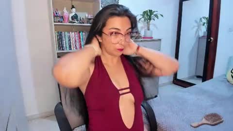 Snapshot of karla_hernandez chatting on July 16, 10:43 am Karla online show from July 16, 10:43 am