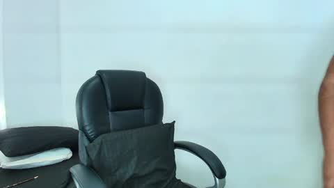 karla_hilton1 online show from April 11, 12:31 pm