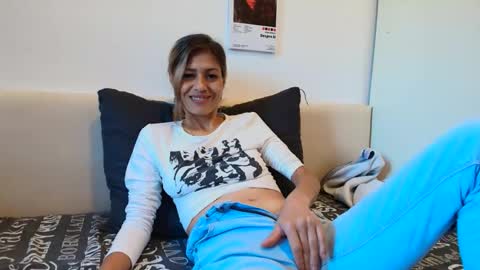 Snapshot of karladreamssex chatting on September 27, 5:23 am Crystyna online show from September 27, 5:23 am