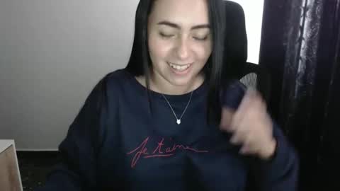 Snapshot of karlagiraldo140 chatting on May 29, 5:22 pm Karla Giraldo online show from May 29, 5:22 pm
