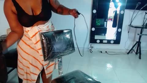 karlaluann online show from October 21, 11:55 am