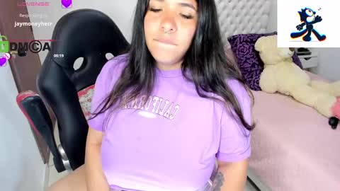 Snapshot of karlathompson chatting on February 10, 11:23 pm Karla online show from February 10, 11:23 pm