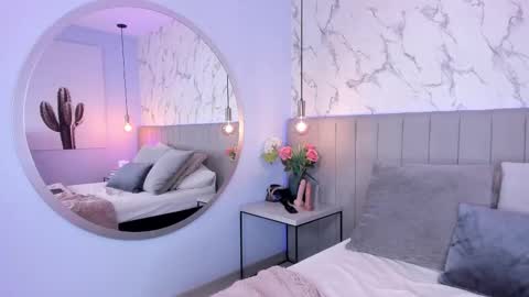 Snapshot of karlla_brown chatting on October 29, 1:57 pm karlla_brown online show from October 29, 1:57 pm