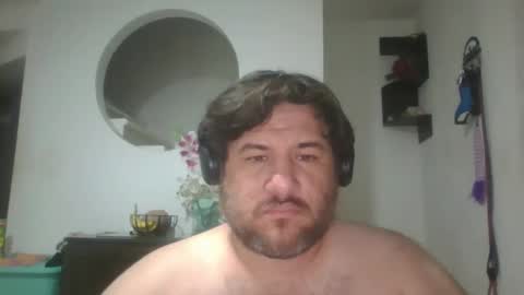 Snapshot of karlmagnus19 chatting on May 3, 5:02 am karlmagnus19 online show from May 3, 5:02 am